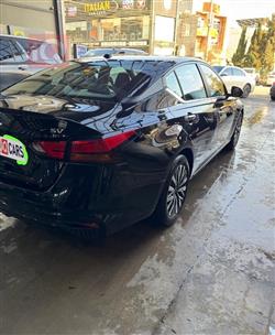 نيسان ألتيما